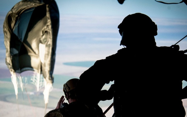 9th SOS pefroms a CDS airdrop and staticline jump with soldirs of 3rd Special Forces Group