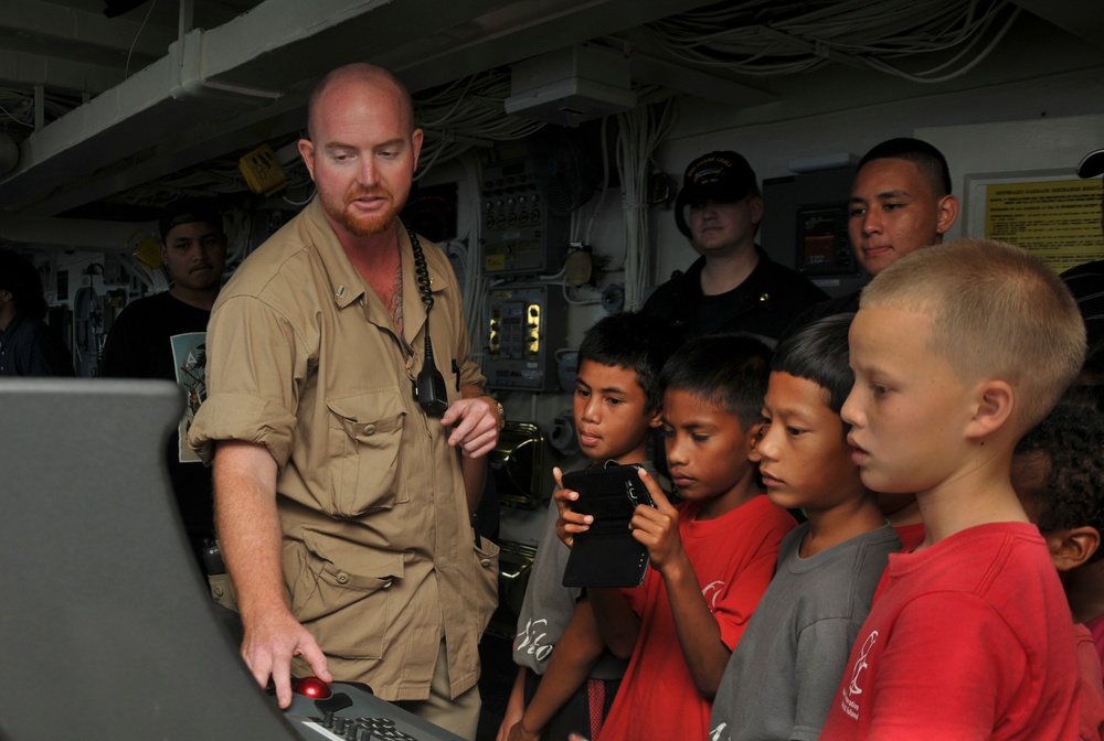 Majuro Co-op School Tours USS Frank Cable