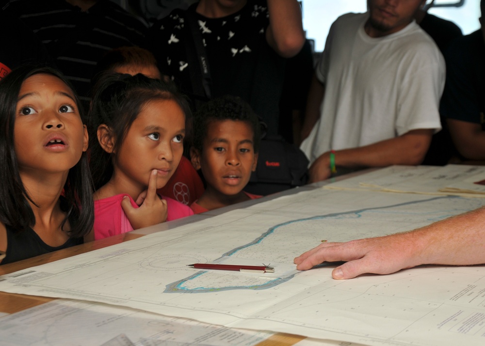 Majuro Co-op School Tours USS Frank Cable