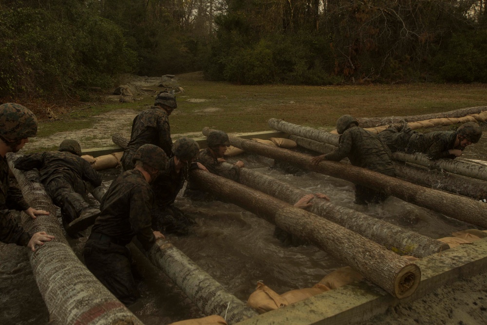 8th ESB powers through endurance course