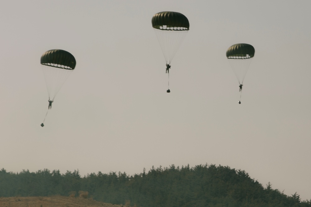 U.S. Recon and ROK Jumps into Action