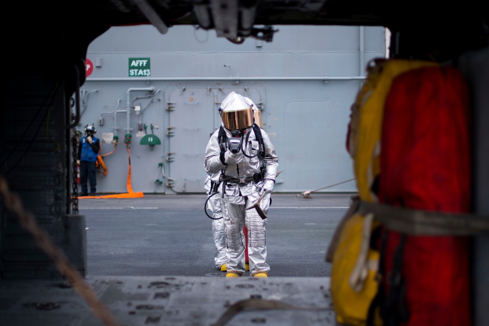 USS Bonhomme Richard (LHD 6) flight deck firefight training