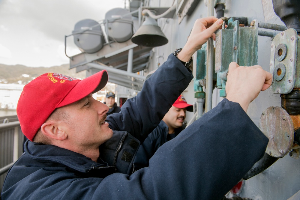 USS Lake Champlain Maintenance