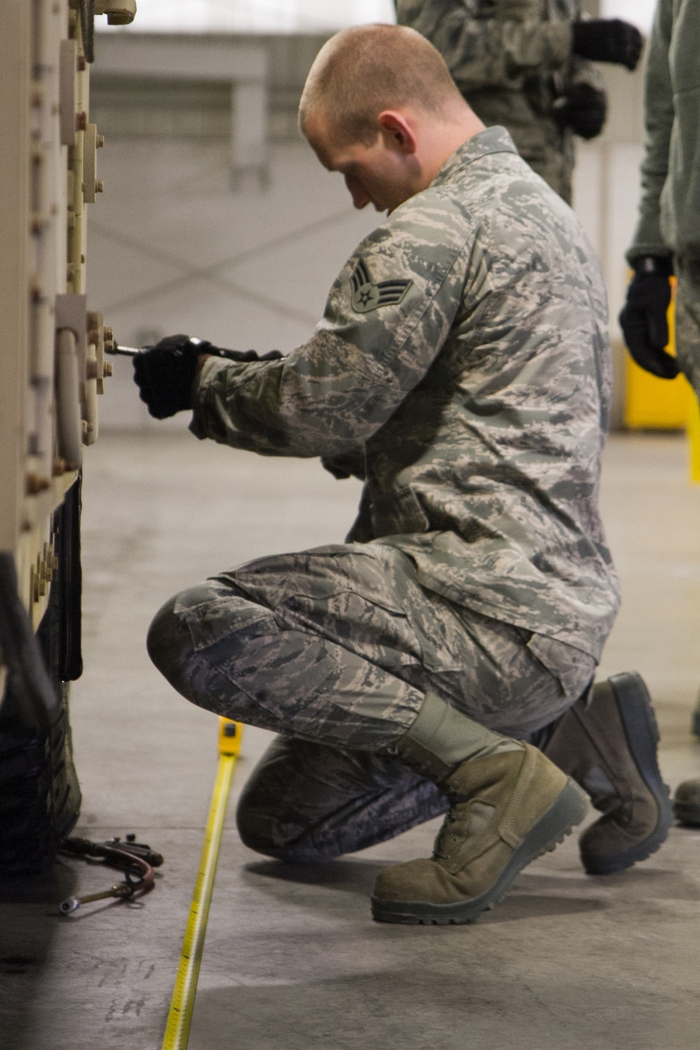 Army Reserve, Air Force work together to inspect vehicles