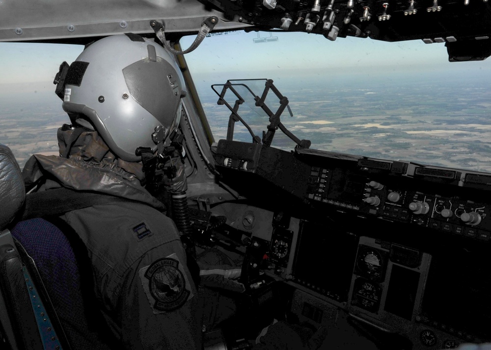 C-17 aircrew members conquer in-flight AERPS training