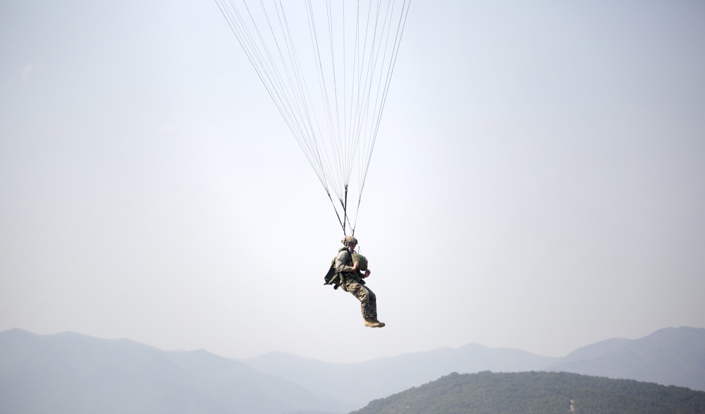 South Dakota Marine conducts parachute operations in Republic of Korea