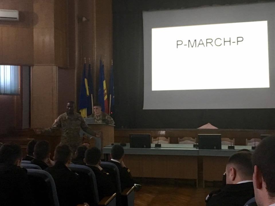 1-8 medics, Navy Corpsmen bring combat lifesaver training to Romanian cadets