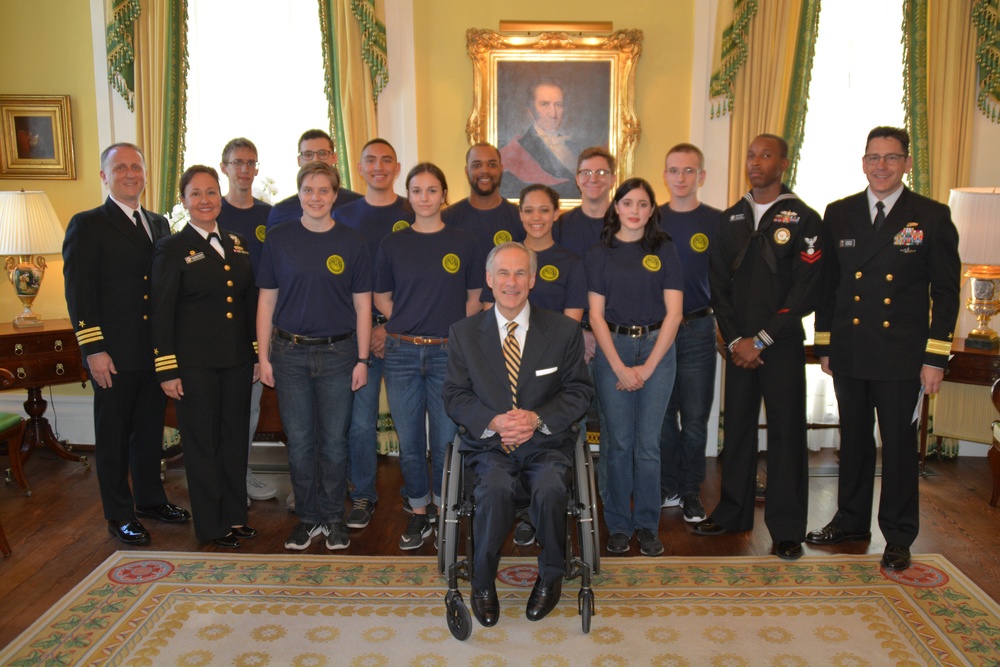 Texas Governor delivers Proclamation, swears in Future Sailors during Austin Navy Week