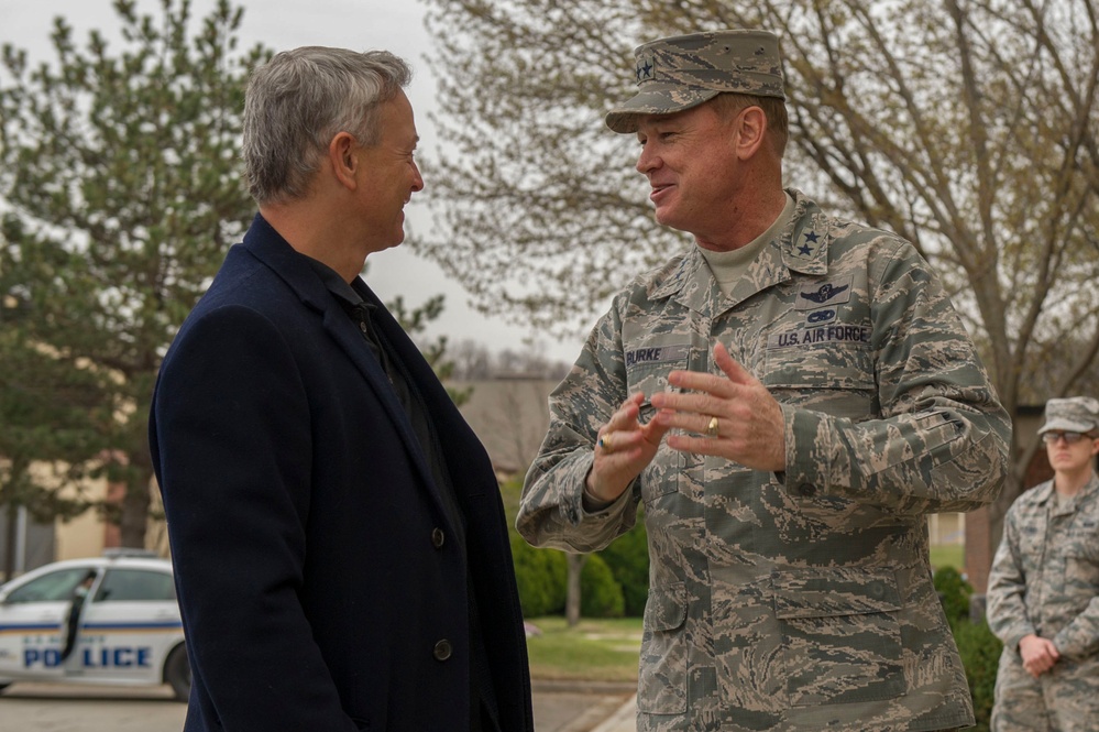 Gary Sinise visits Air Force Band