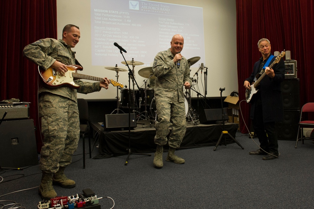 Gary Sinise visits Air Force Band