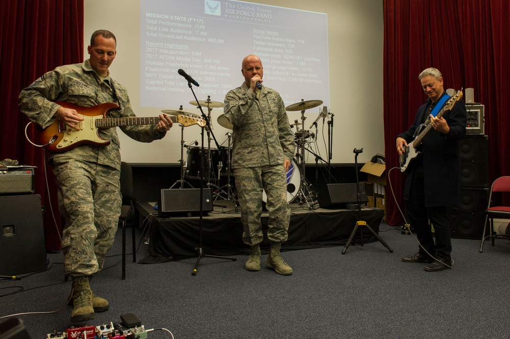 Gary Sinise visits Air Force Band