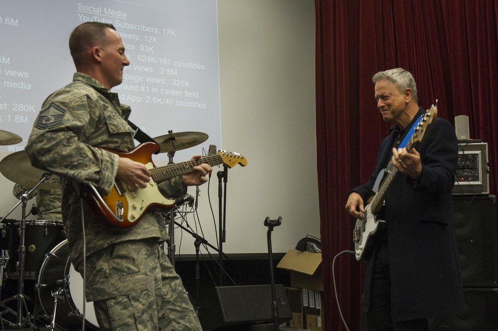 Gary Sinise visits Air Force Band