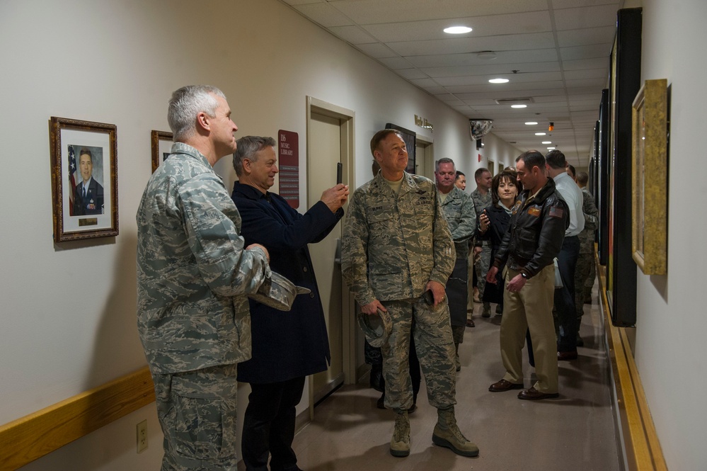 Gary Sinise visits Air Force Band