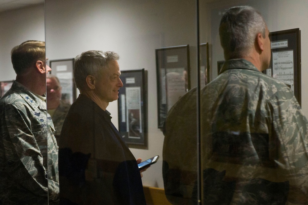 Gary Sinise visits Air Force Band