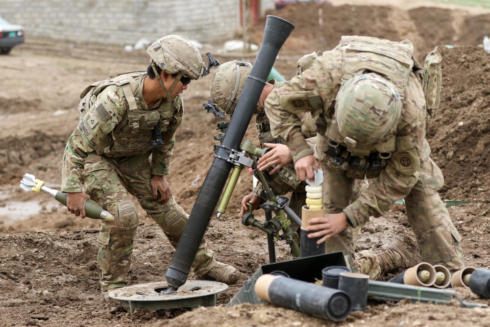 U.S. Army mortars support Iraqi security forces in Mosul fight