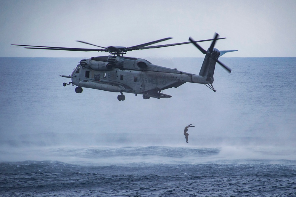 USS Bonhomme Richard (LHD 6) 31st MEU Maritime Raid Force Helo Cast