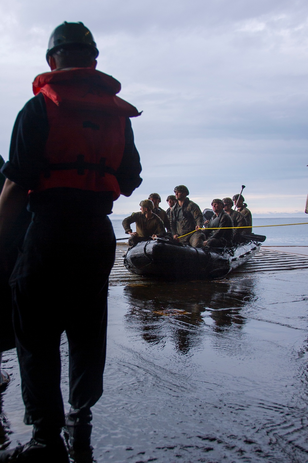 USS Bonhomme Richard (LHD 6) 31st MEU Maritime Raid Force Helo Cast