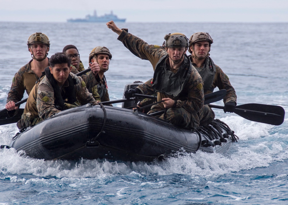 USS Bonhomme Richard (LHD 6) 31st MEU Maritime Raid Force Helo Cast