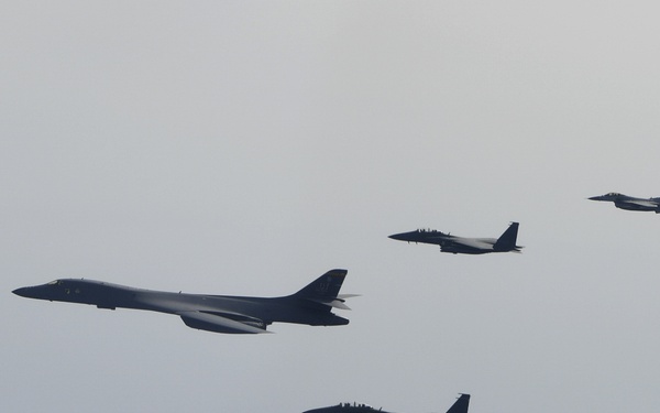 B-1B Lancers