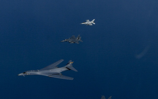 B-1B Lancers