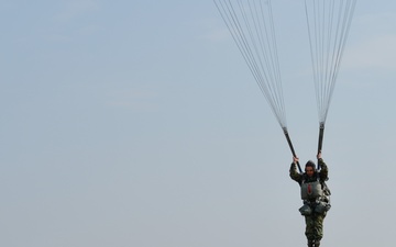 BULGARIAN MILITARY, RAMSTEIN AIRMEN CONDUCT PERSONNEL DROPS
