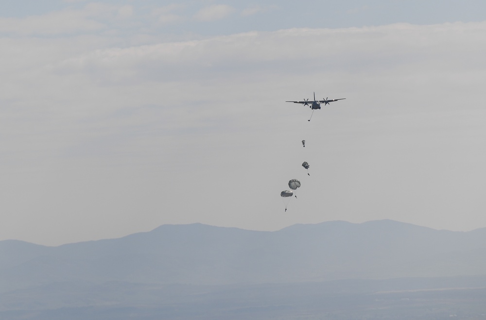 BULGARIAN MILITARY, RAMSTEIN AIRMEN CONDUCT PERSONNEL DROPS