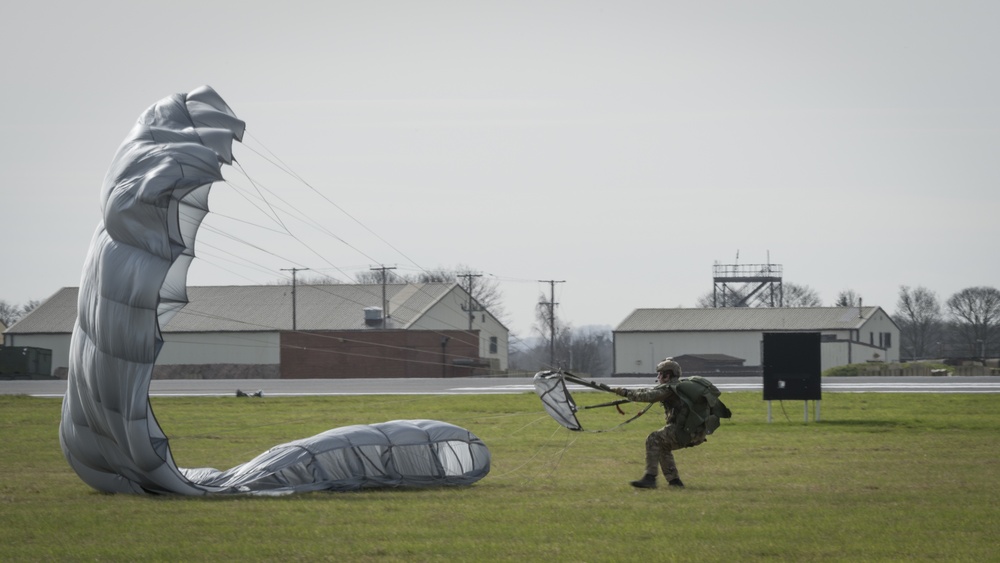 352 SOW Airmen practice free fall over Mildenhall