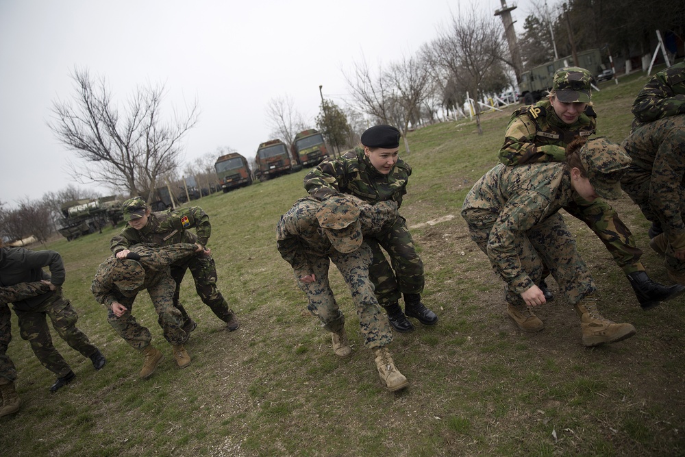 Female Engagement Team trains with Romanian counterparts for Exercise Spring Storm 2017