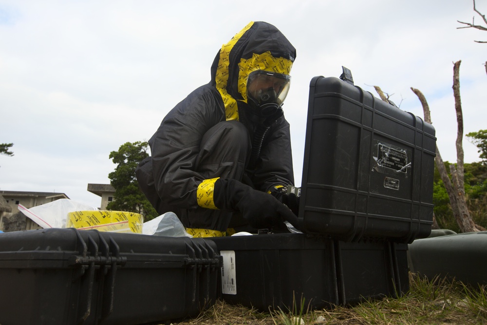 Marines, Airmen participate in chemical, biological, radiological, nuclear threat assessment training