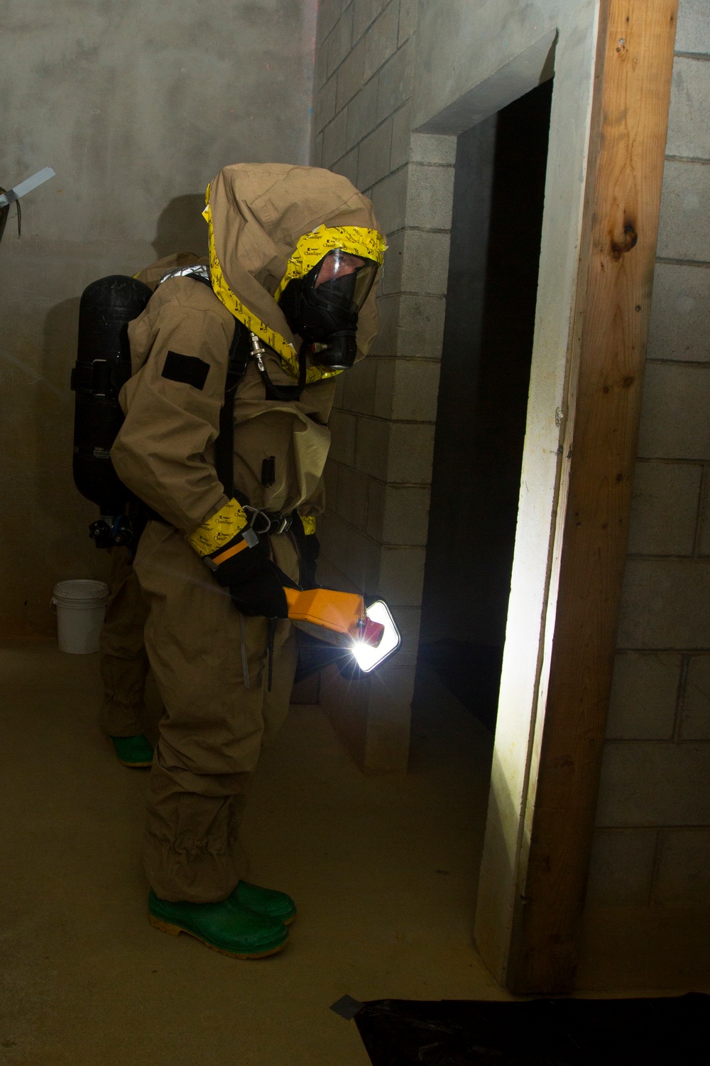 Marines, Airmen participate in chemical, biological, radiological, nuclear threat assessment training