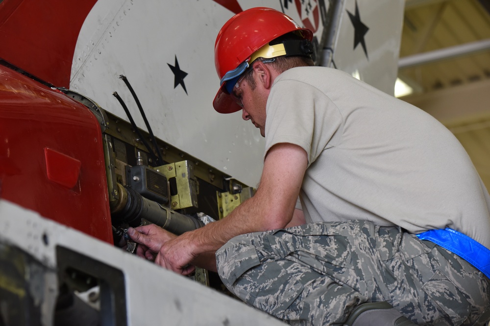 Colorado Air National Guard brings new life to fallen Thunderbird tail