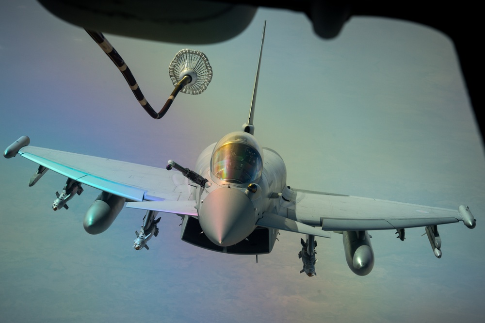Multi-national Coalition aircraft refuel, continue fight against ISIS