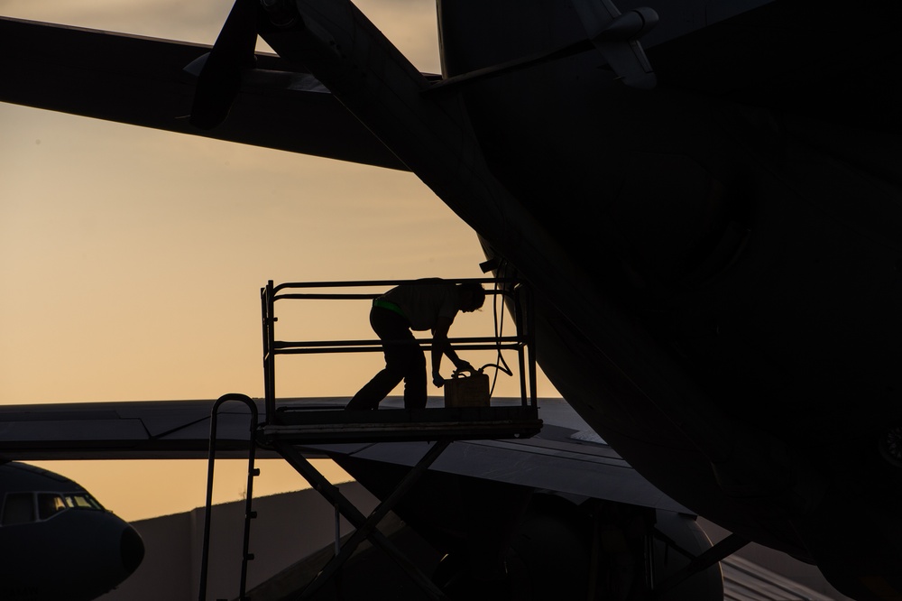 Multi-national Coalition aircraft refuel, continue fight against ISIS