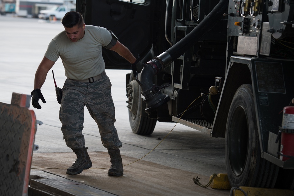 Multi-national Coalition aircraft refuel, continue fight against ISIS