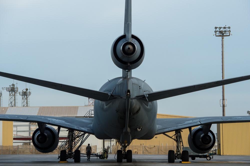 Multi-national Coalition aircraft refuel, continue fight against ISIS