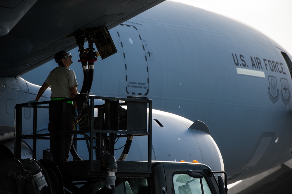 Multi-national Coalition aircraft refuel, continue fight against ISIS