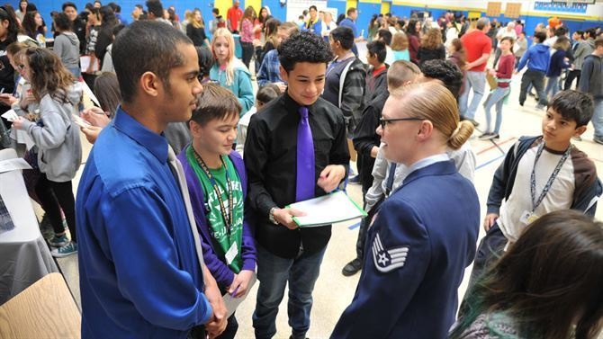 Sergeant talks military at middle school career fair