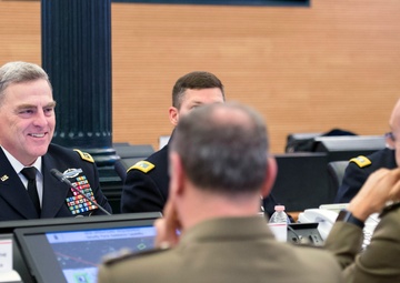 U.S. Army Chief of Staff Gen. Mark A. Milley meets with Italian Chief of the Army Lt. Gen. Danilo Errico and Italian Army soldiers in Rome, Italy, Oct. 28, 2016.
