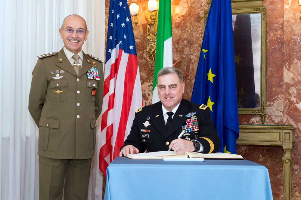 U.S. Army Chief of Staff Gen. Mark A. Milley meets with Italian Chief of the Army Lt. Gen. Danilo Errico and Italian Army soldiers in Rome, Italy, Oct. 28, 2016.