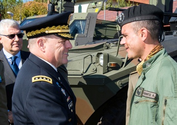 U.S. Army Chief of Staff Gen. Mark A. Milley meets with Italian Chief of the Army Lt. Gen. Danilo Errico and Italian Army soldiers in Rome, Italy, Oct. 28, 2016.