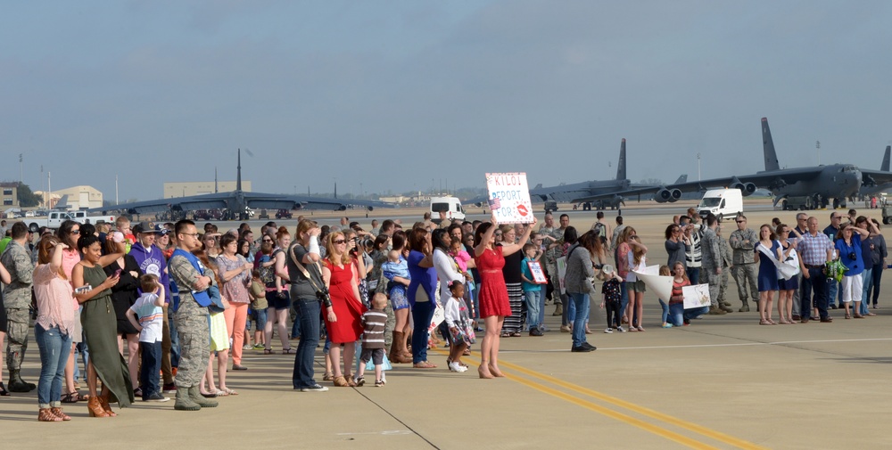 Homecoming: Barksdale Airmen return from Qatar, fight against ISIS