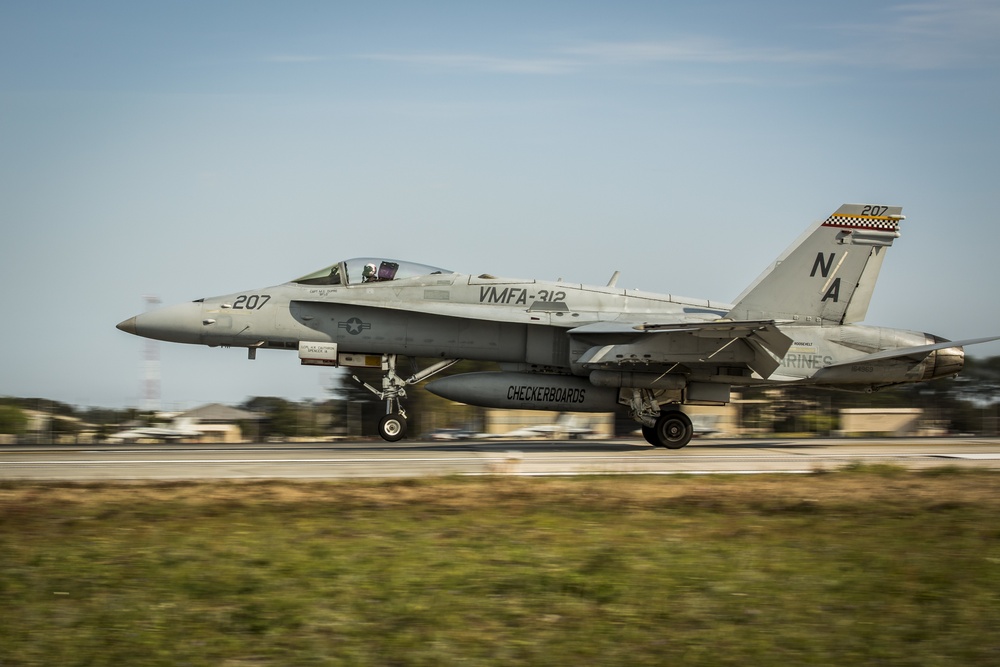 Fightertown pilots hone skills during field carrier landing practice