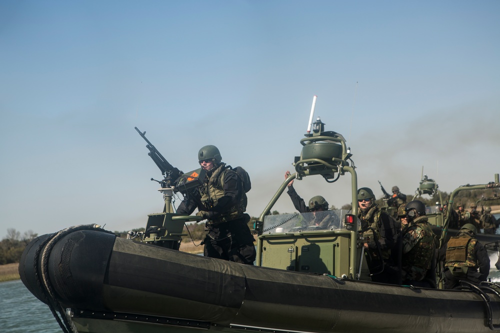 Royal Netherlands Marines FRISC Live Fire