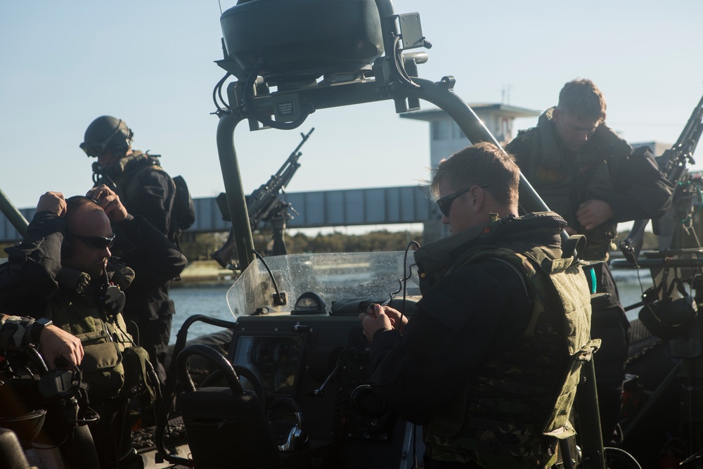 Royal Netherlands Marines FRISC Live Fire