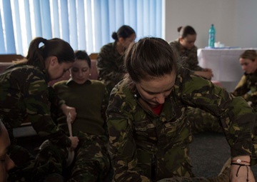 24th MEU FET trains with Romanian troops