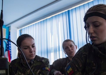 24th MEU FET trains with Romanian troops