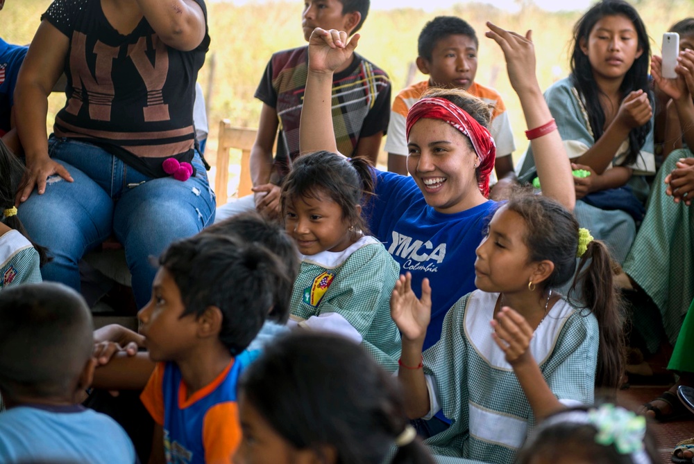 Host Nation Residents Cheer members of the U.S. Fleet Forces Band Visit in Support of Continuing Promise 2017