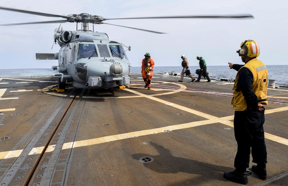 USS Wayne E. Meyer Conducts Flight Quarters