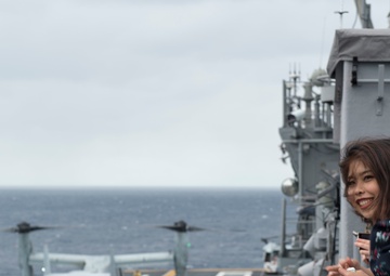 USS Bonhomme Richard (LHD 6) USS Ashland Departs