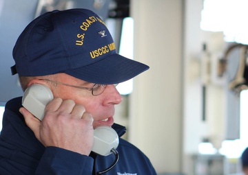 170204-G-G0200-001 Munro commanding officer